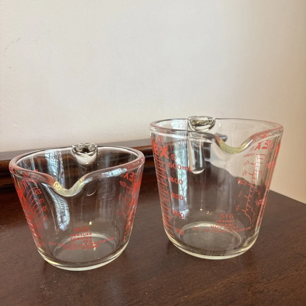Vintage PYREX 1 Cup 8oz 508 And 2 Cup 516 Measuring Cups Red Lettering USA Lot